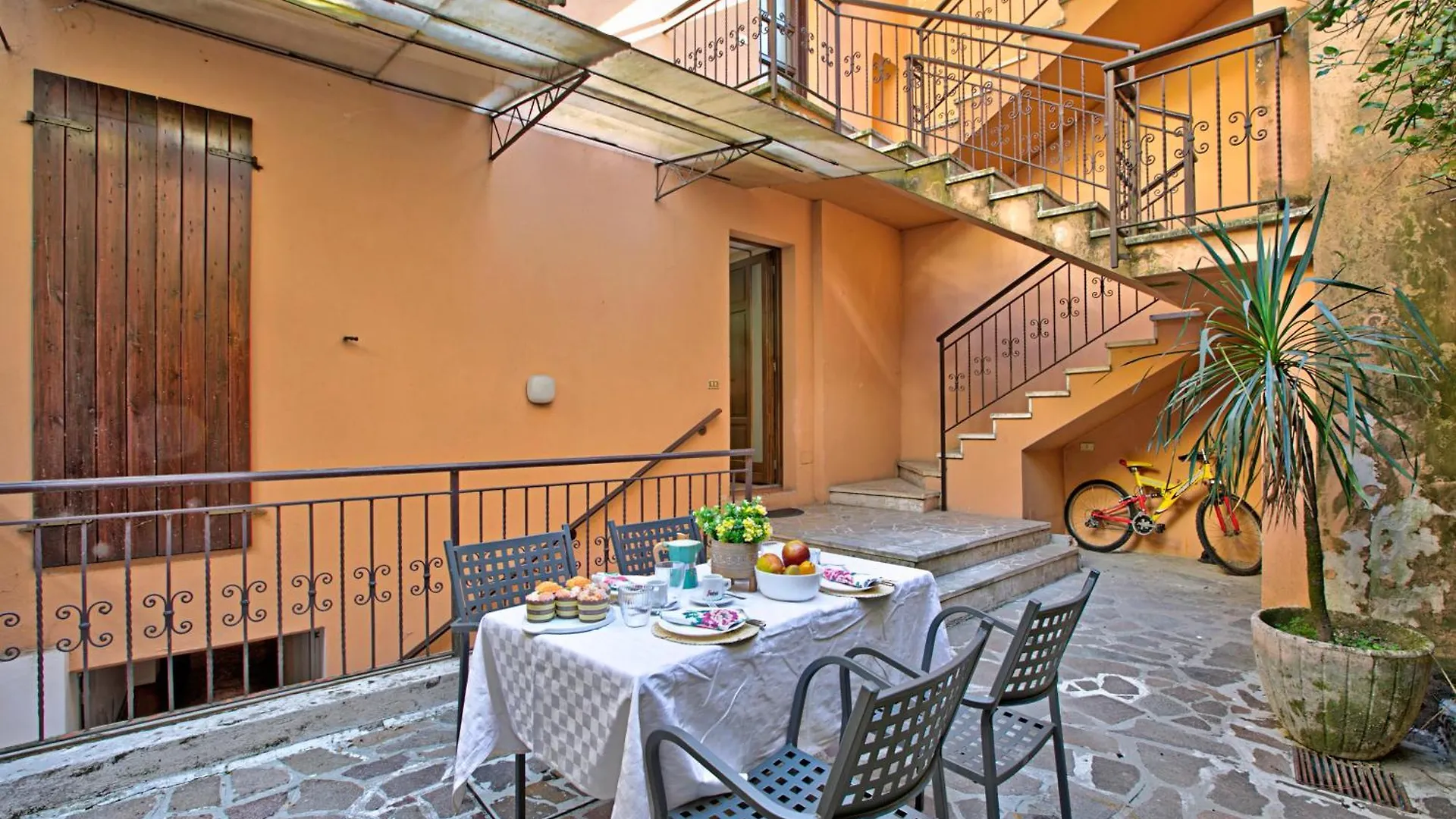 Apartment Camelia - Historical Center Near Lake - Happy Rentals Toscolano-Maderno